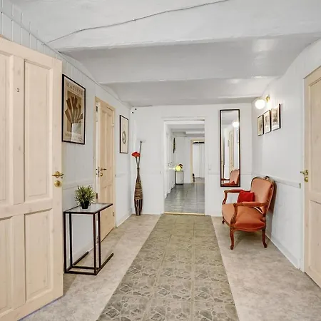 Beautiful In V * Esbjerg